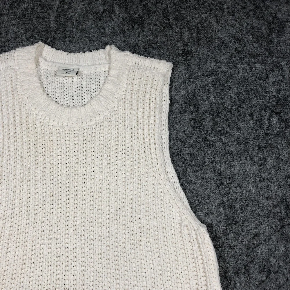 Abercrombie & Fitch Sweater Vest Womens M White Chunky Knit Sleeveless Cozy